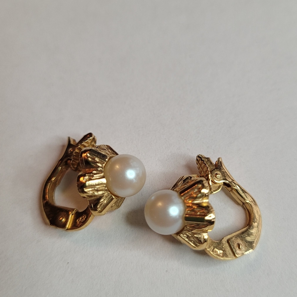 VTG LONA RGP Gold Plated Faux Pearl clip on Earrings